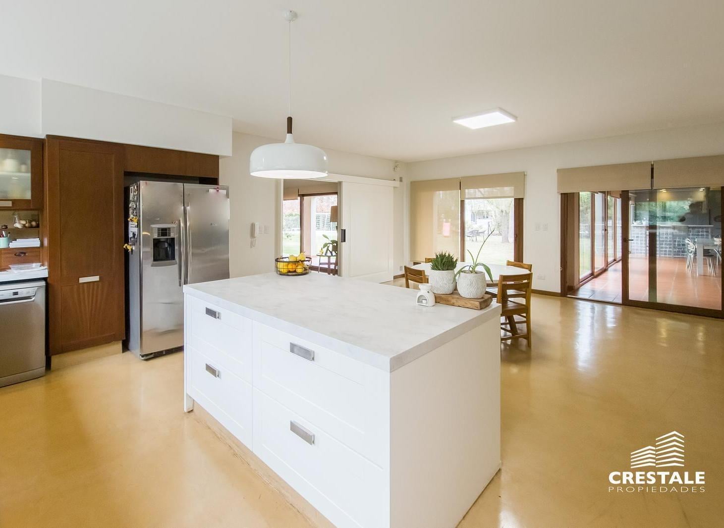Foto de Venta / permuta - Casa 5 dormitorios en Cadaqués Funes Hills - Barrio, imagen 5