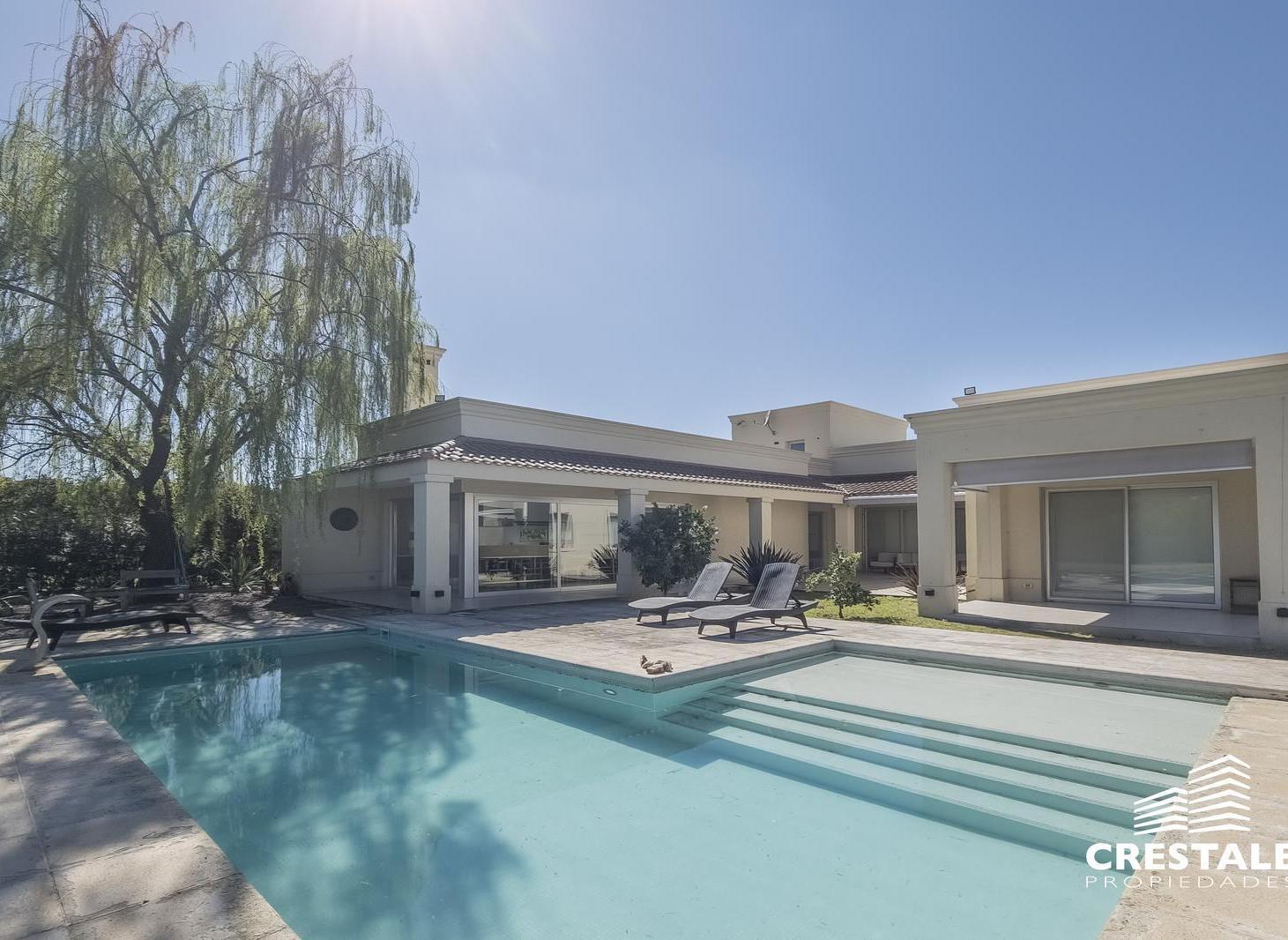 Foto de Venta / Permuta- Casa 2 dormitorios con jardín y piscina en barrio, imagen 5