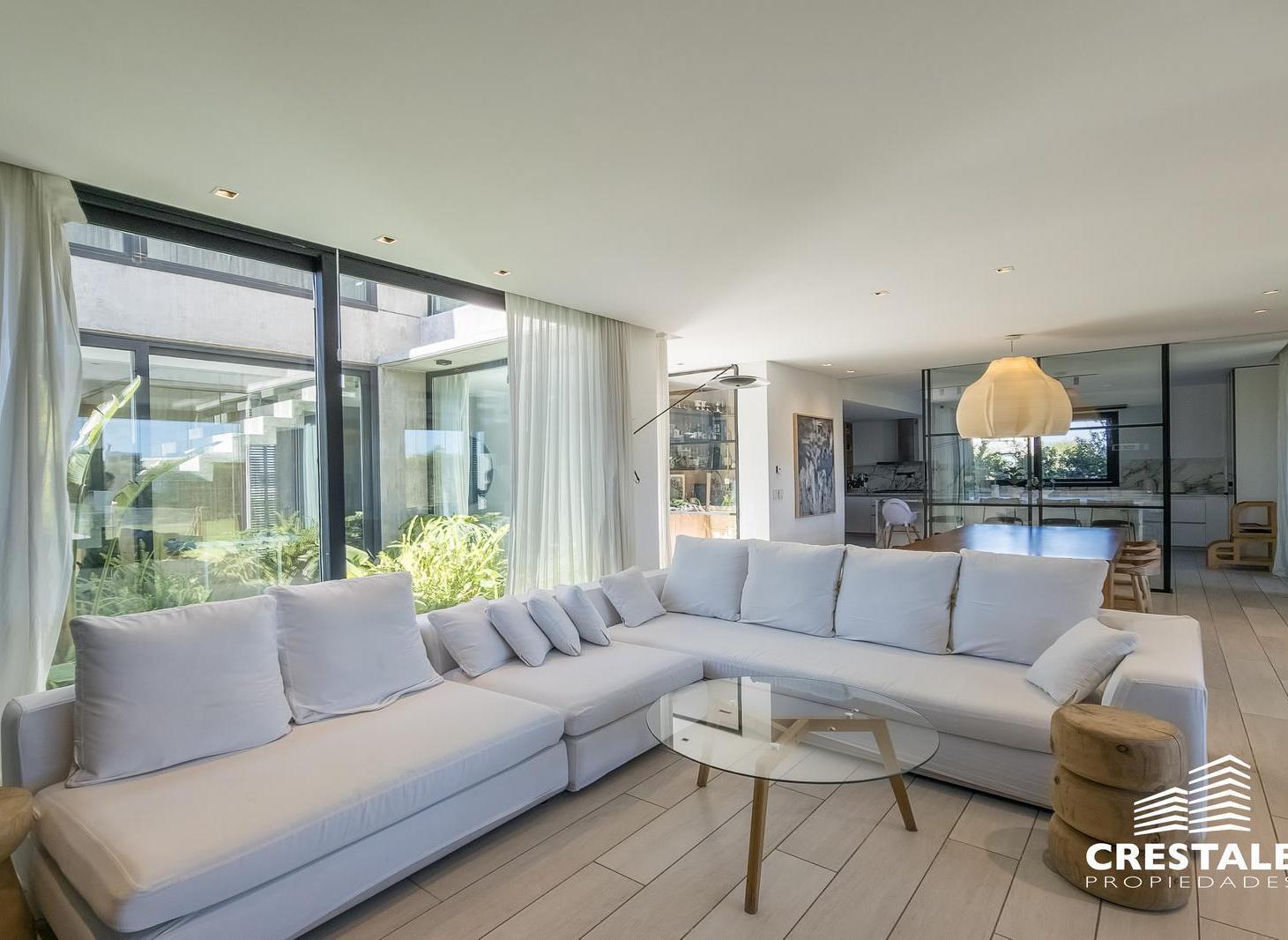 Foto de Venta / Permuta - Casa 4 dormitorios en barrio privado - Vida, Funes., imagen 3