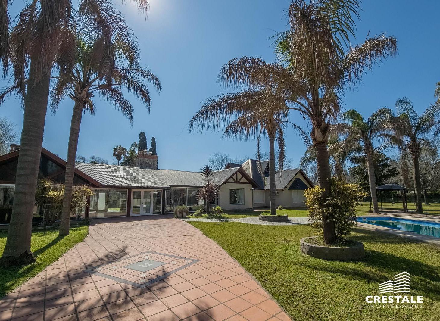 Foto de Venta / Permuta - Casa 3 dormitorios con complejo deportivo privado, imagen 1