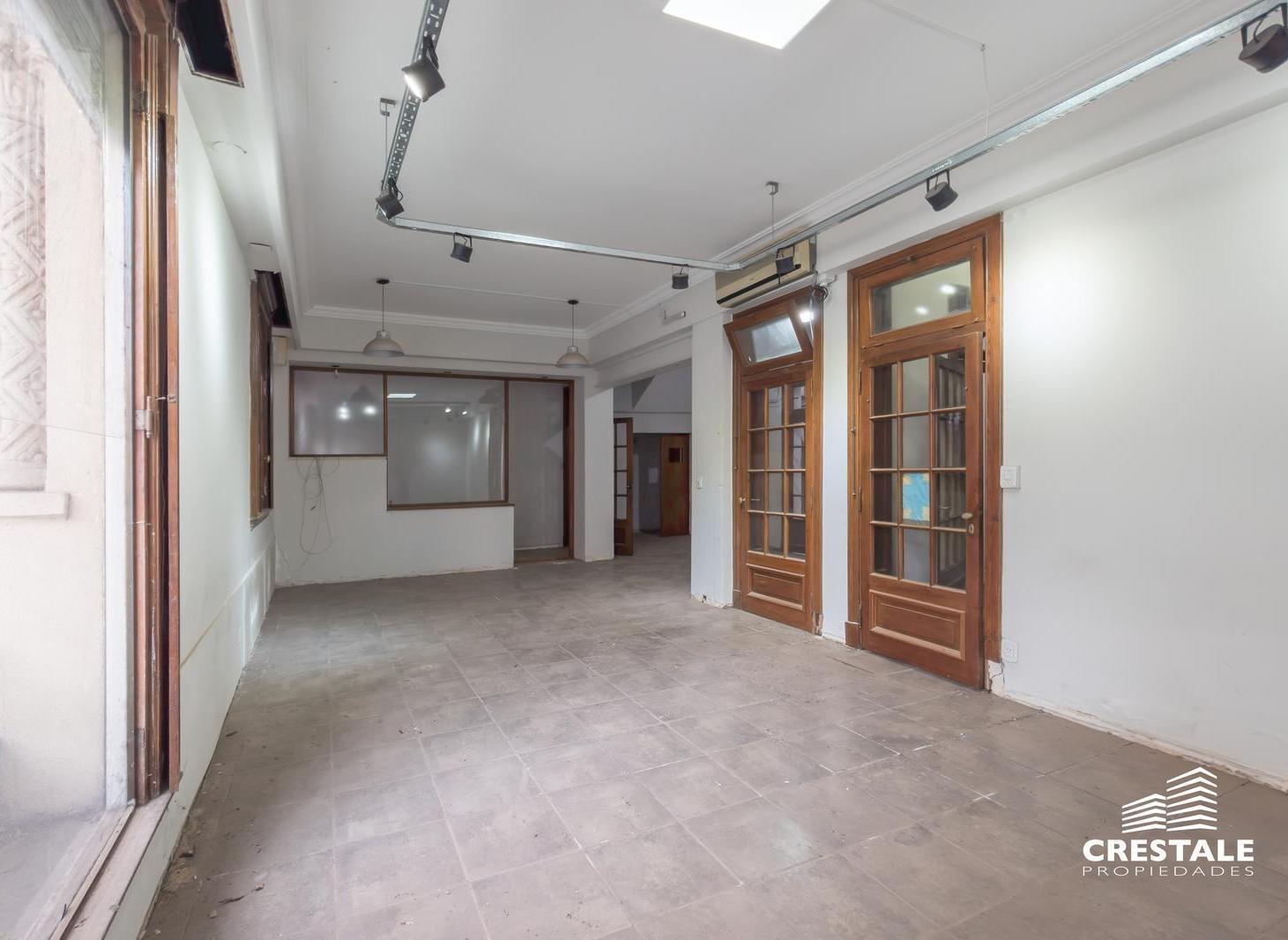 Foto de Venta / Permuta - Local 6 ambientes - Comercial u oficinas - Centro, imagen 1