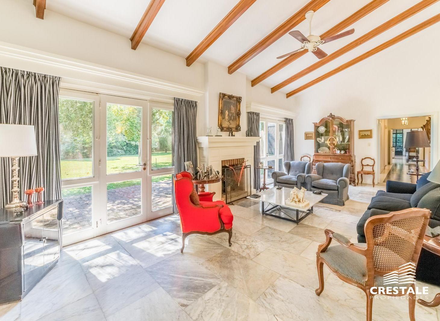 Foto de Venta - Casa 4 dormitorios con jardín y pileta - Terreno 1650 m2, imagen 5