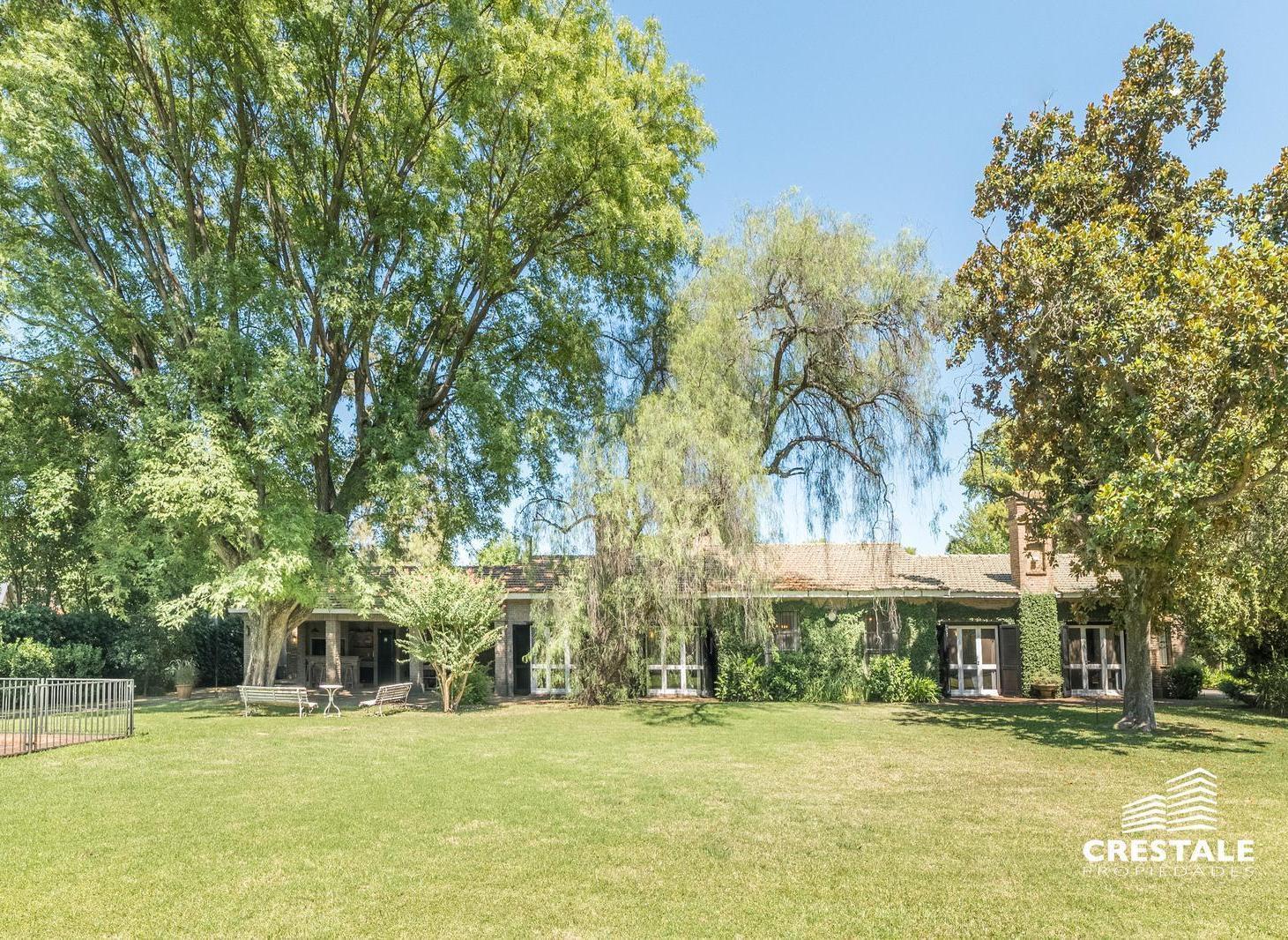 Foto de Venta - Casa 4 dormitorios con jardín y pileta - Terreno 1650 m2, imagen 4