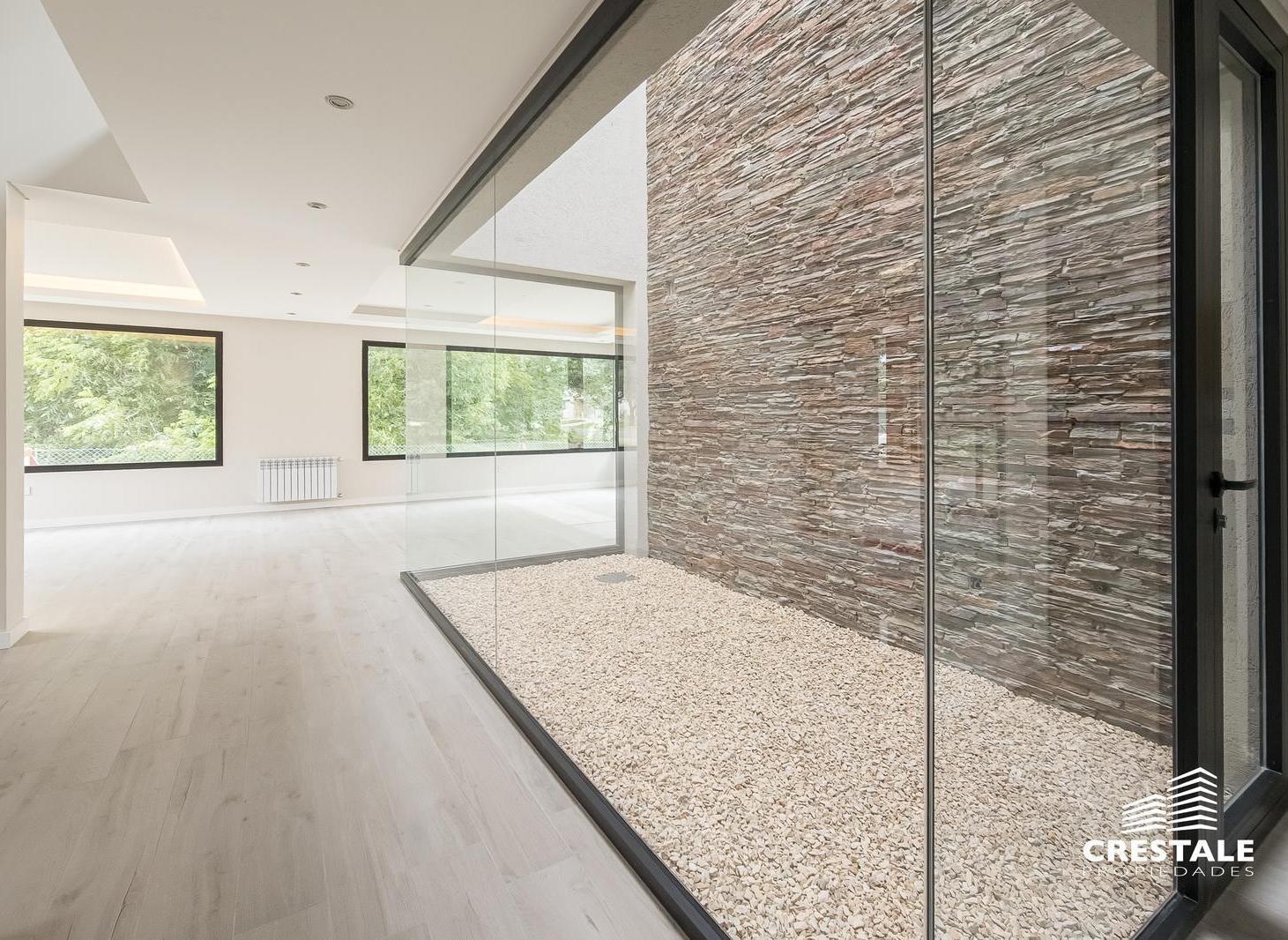 Foto de Venta - Casa 5 dormitorios - Kentucky Club de Campo barrio privado., imagen 4