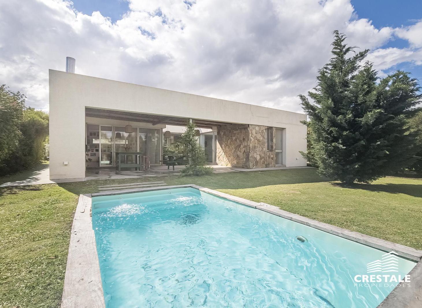 Foto de Venta / Permuta - Casa 3 dormitorios con jardín y pileta - San, imagen 2