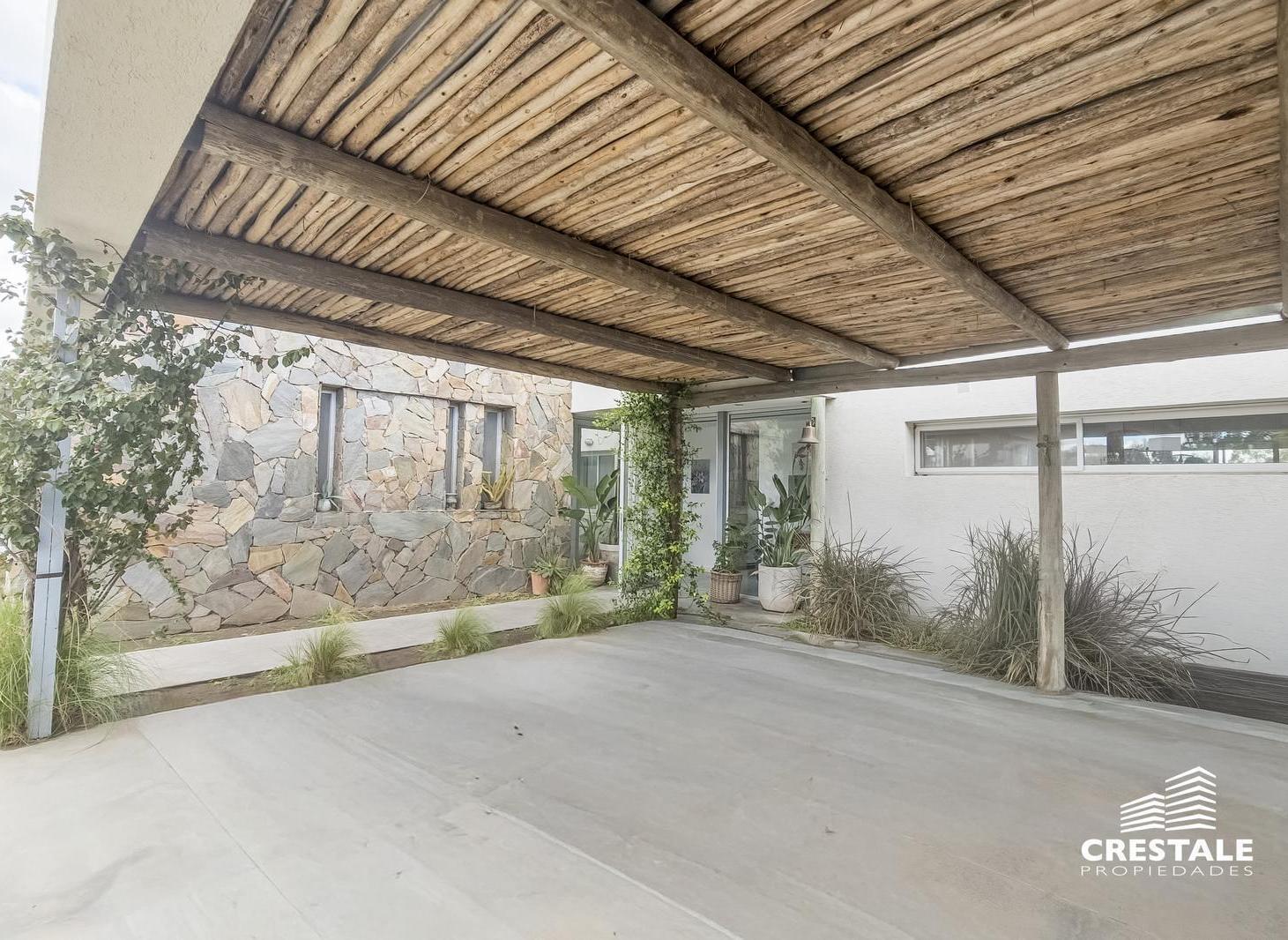 Foto de Venta / Permuta - Casa 3 dormitorios con jardín y pileta - San, imagen 3