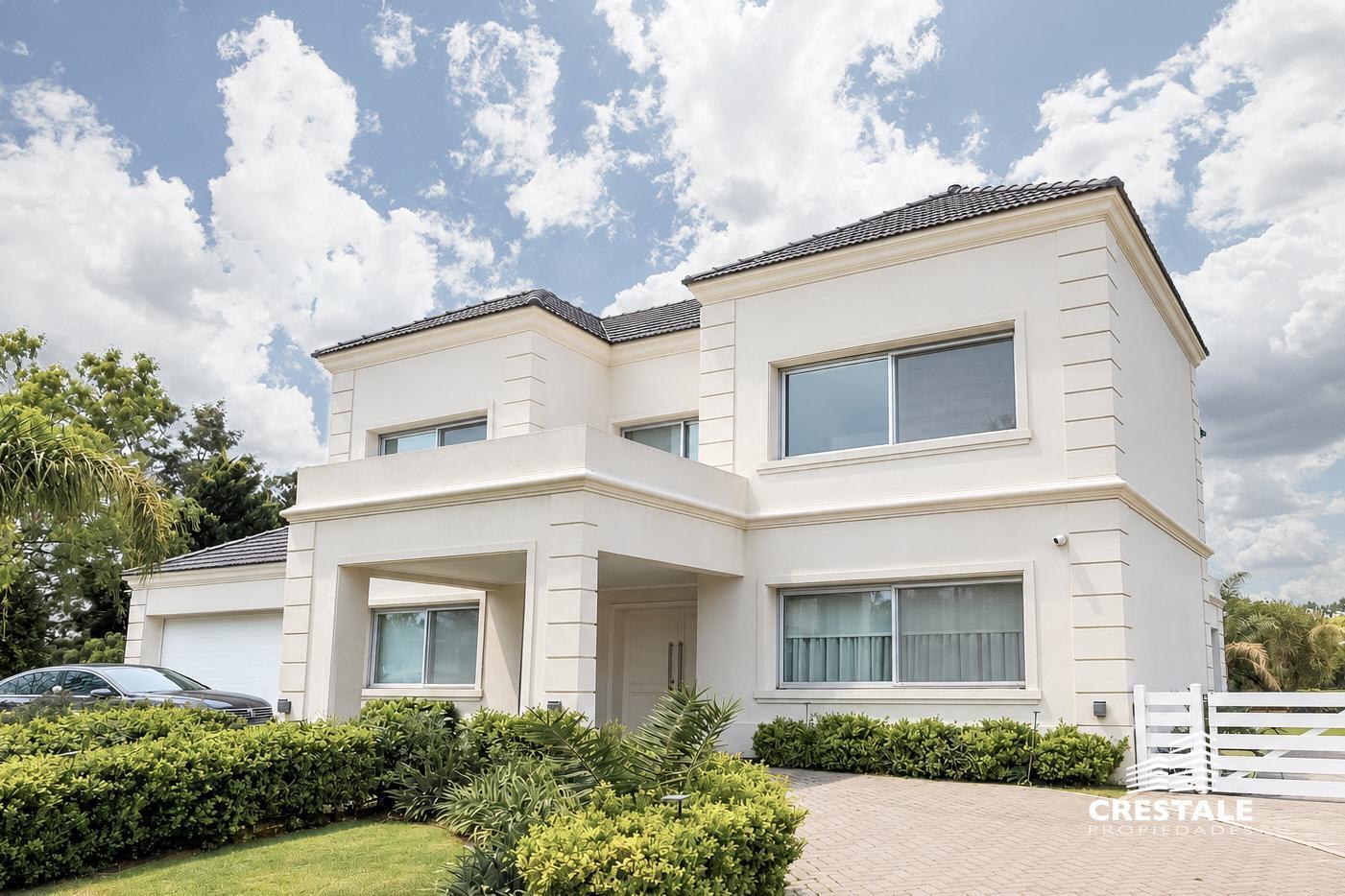 Foto de Venta / Permuta - Casa 4 dormitorios con vista a la cancha de golf, imagen 1