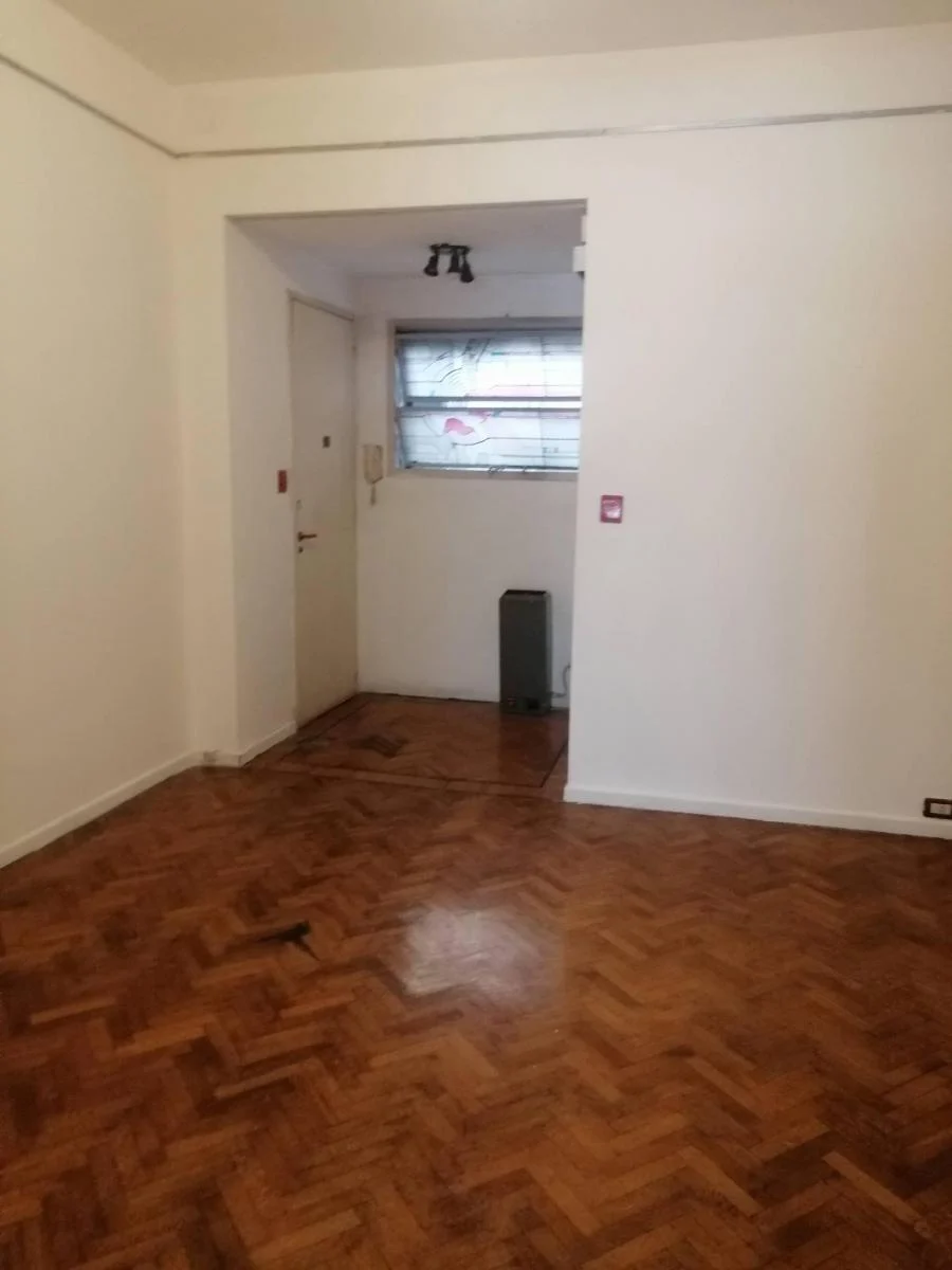 Foto de VENTA DEPARTAMENTO 2 AMBIENTES C/ BALCON SARMIENTO 2200 BALVANERA, imagen 4