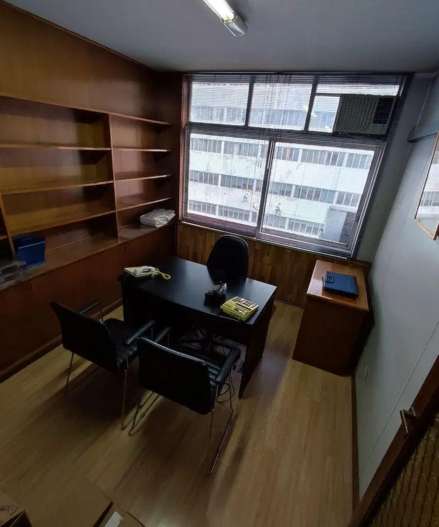 OFICINA EN VENTA URUGUAY 400 TRIBUNALES 5