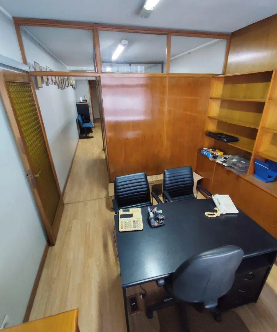 OFICINA EN VENTA URUGUAY 400 TRIBUNALES 4