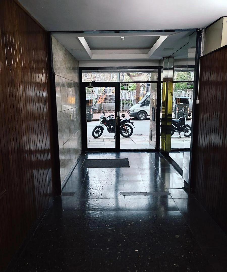 Foto de ALQUILER MONOAMBIENTE C/BALCON H.YRIGOYEN 2200 BALVANERA, imagen 3