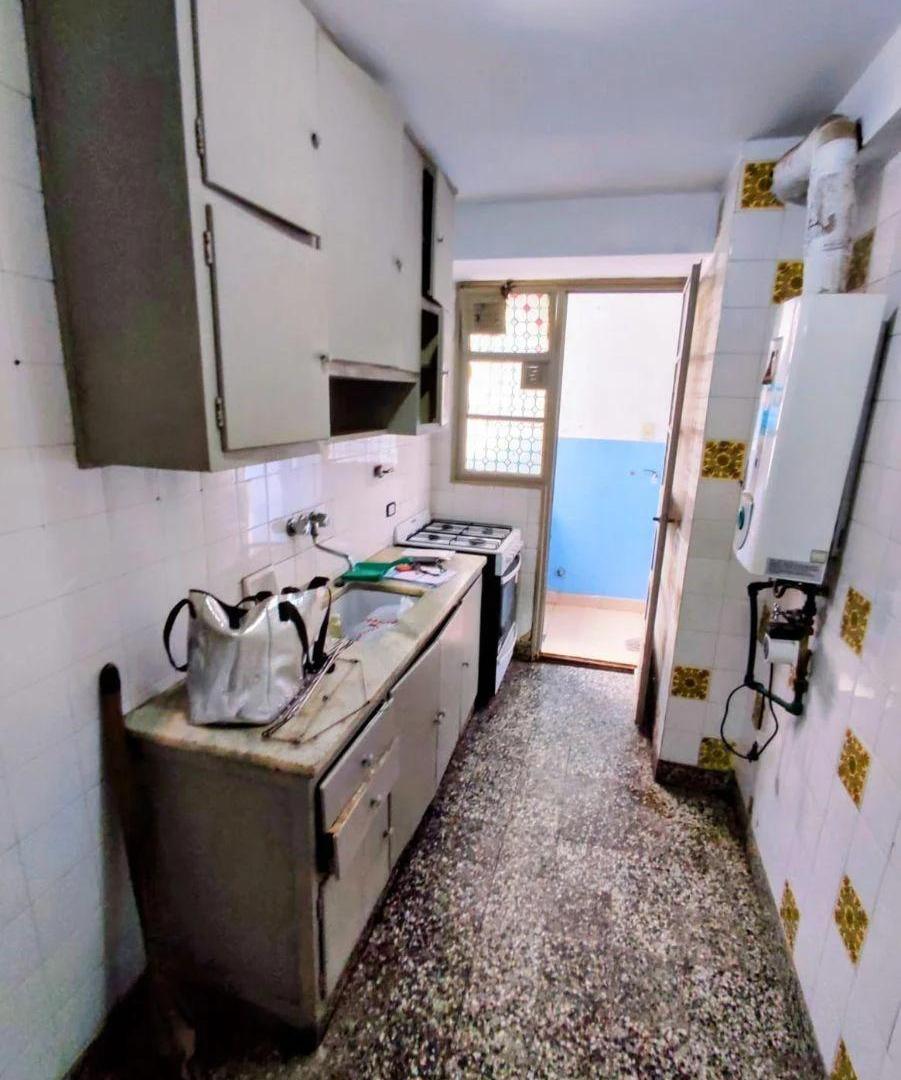 Foto de VENTA DPTO. 3 AMBIENTES C/BALCON - MATHEU 100 BALVANERA, CABA, imagen 3