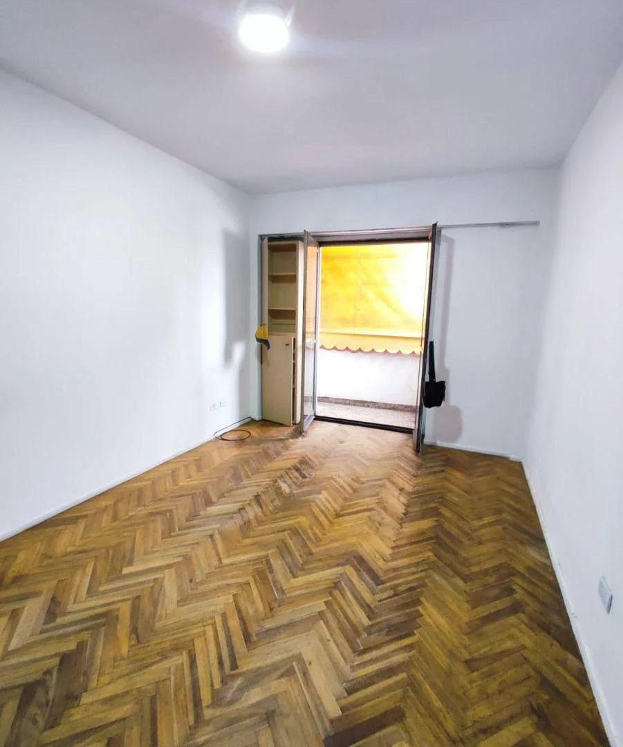 Foto de VENTA DPTO. 3 AMBIENTES C/BALCON - MATHEU 100 BALVANERA, CABA, imagen 5