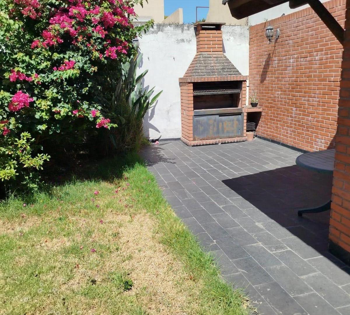 Foto de VENTA PH 4 AMB C/PATIO LADINES 3200 V. PUEYRREDON, imagen 1