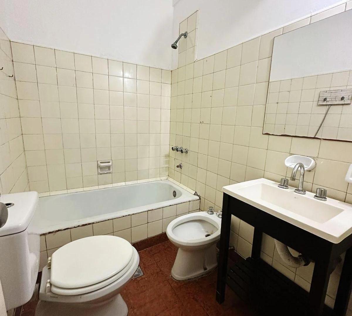 Foto de VENTA 2 DPTOS. 3 AMB. C/U IDEAL 2 FAMILIAS VILLA PUEYRREDON - CABA, imagen 5