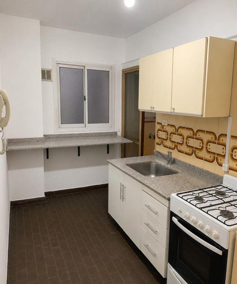 Foto de DEPARTAMENTO 2 DORMITORIOS CORRIENTES 839, imagen 3