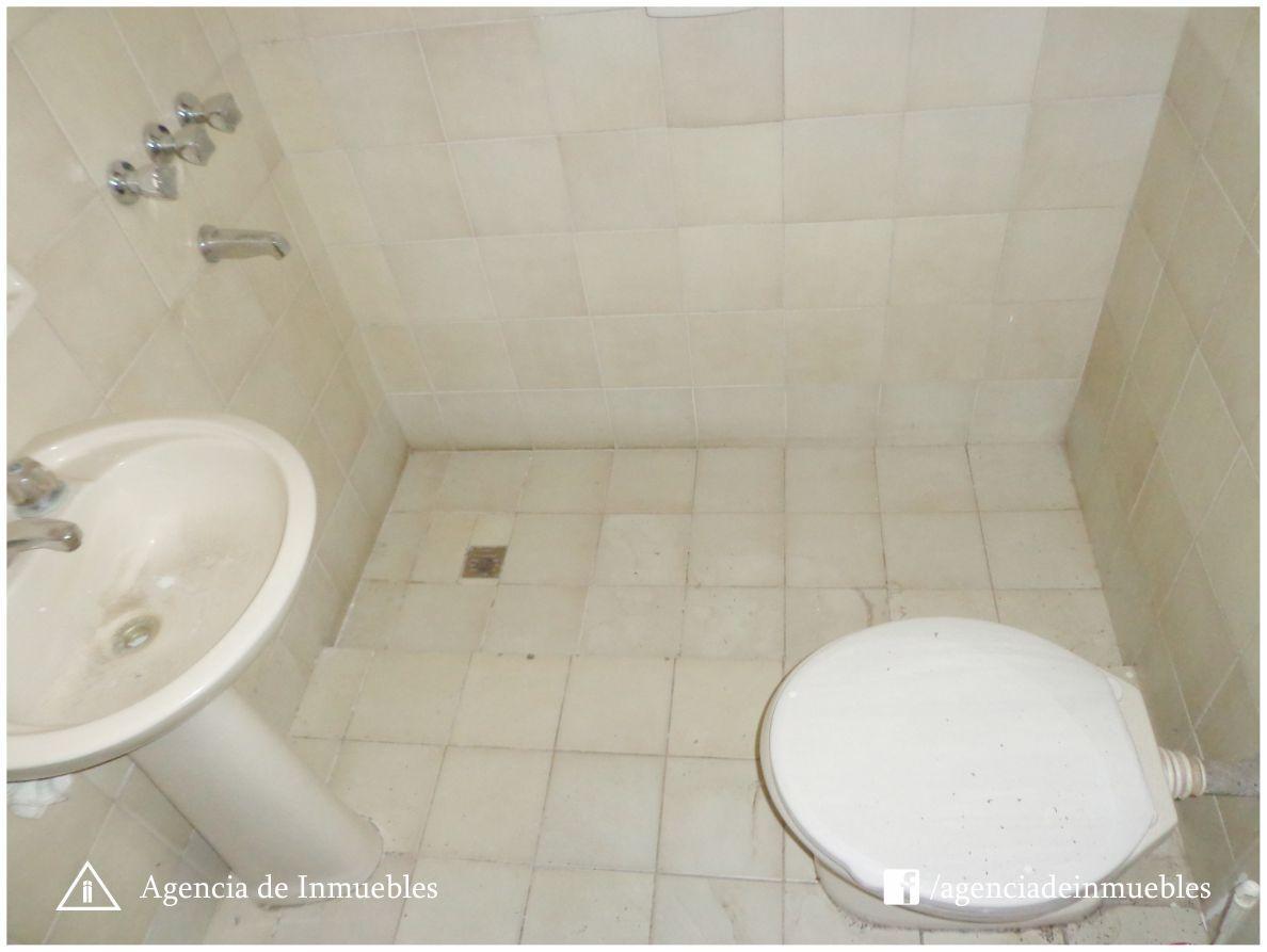 Vende: Dpto Semipiso 2 Dor con Terraza y Patio / Caseros 900 / Escritura 1
