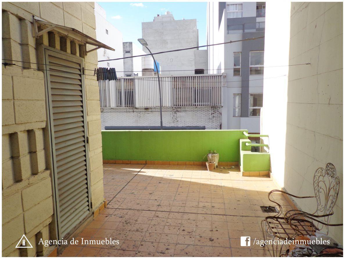Vende: Dpto Semipiso 2 Dor con Terraza y Patio / Caseros 900 / Escritura 3