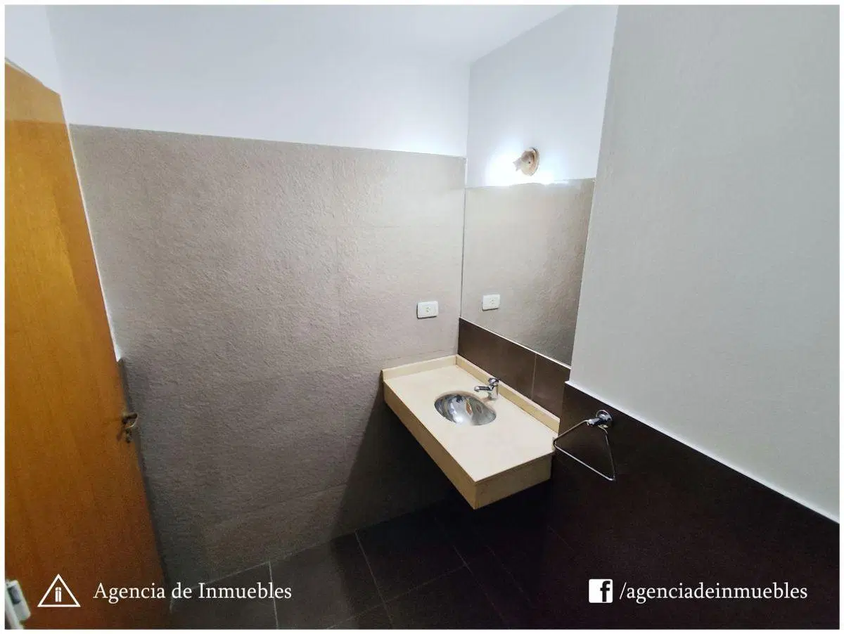 VENDE: Dpto SEMIPISO 2 Dormitorios, 2 Baños, 2 Balcones/ Nueva Cordoba 5
