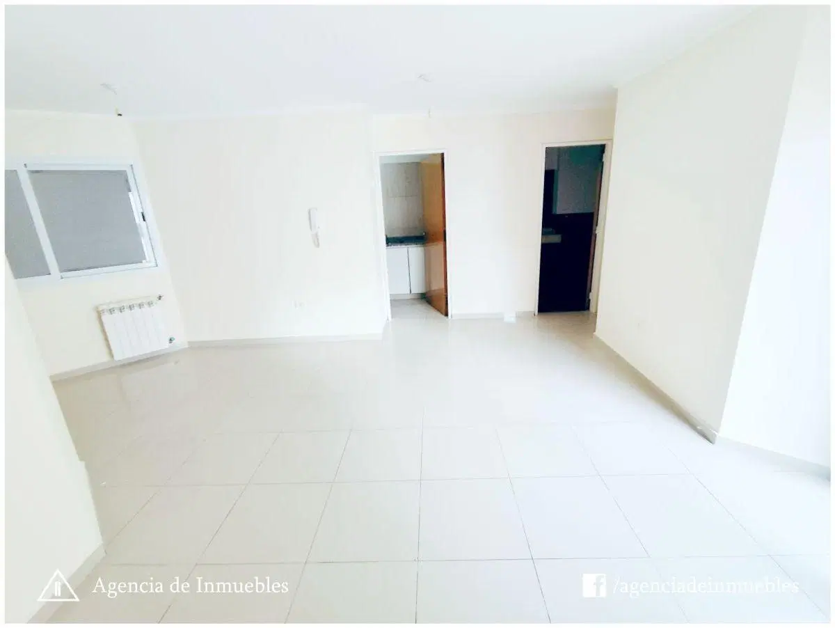 VENDE: Dpto SEMIPISO 2 Dormitorios, 2 Baños, 2 Balcones/ Nueva Cordoba 4