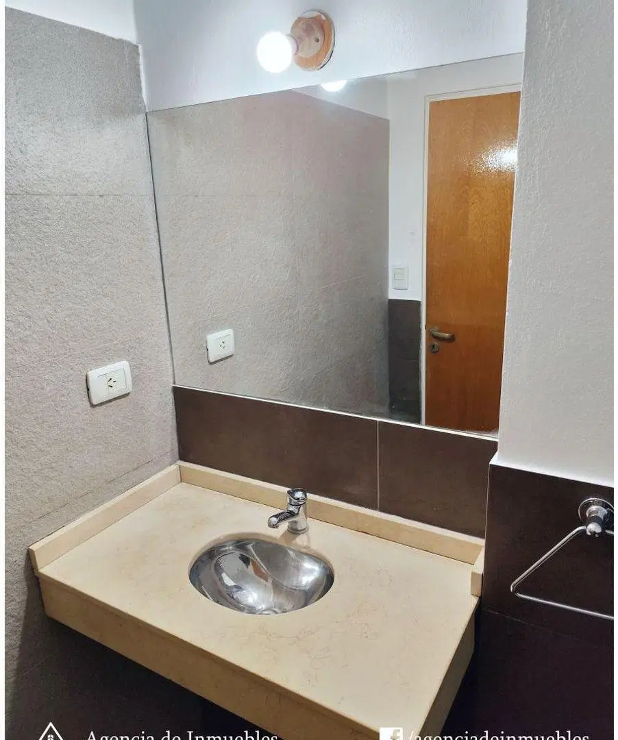 VENDE: Dpto SEMIPISO 2 Dormitorios, 2 Baños, 2 Balcones/ Nueva Cordoba 3
