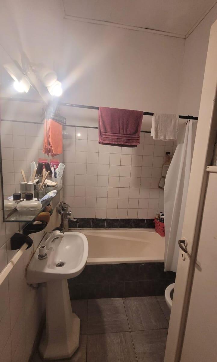 Oportunidad! Casa Lote Propio 8.66 X 25 - 5 Ambientes - Floresta 5
