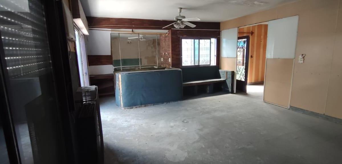 Local con Vivienda 6 Amb Ideal Fin Comercial 2