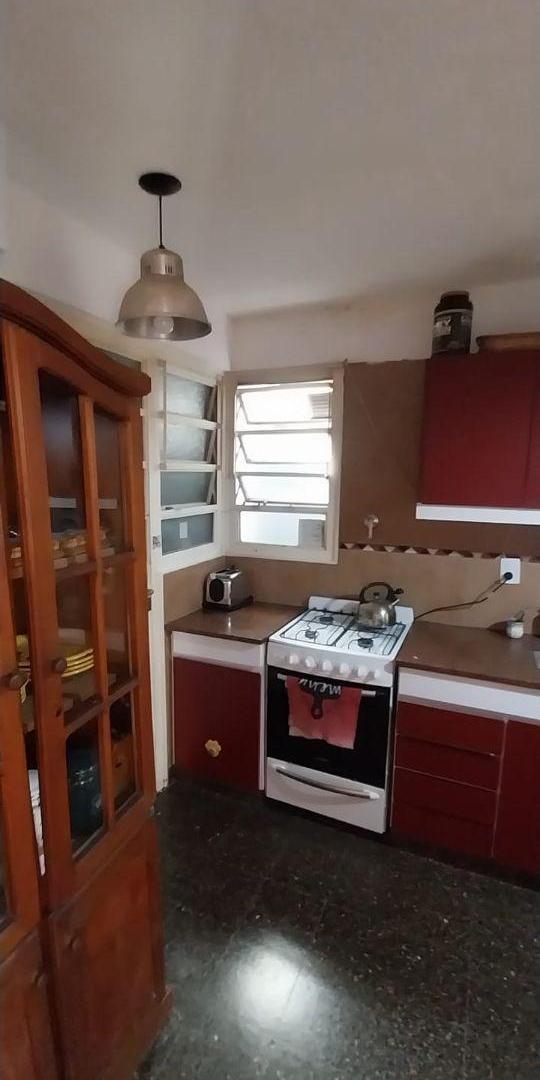 Foto de 3 AMB con 2 patios uno cubierto y cochera, imagen 2