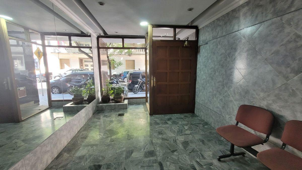 Foto de Departamento de 120m2 en el barrio de Flores, apto profesional., imagen 2