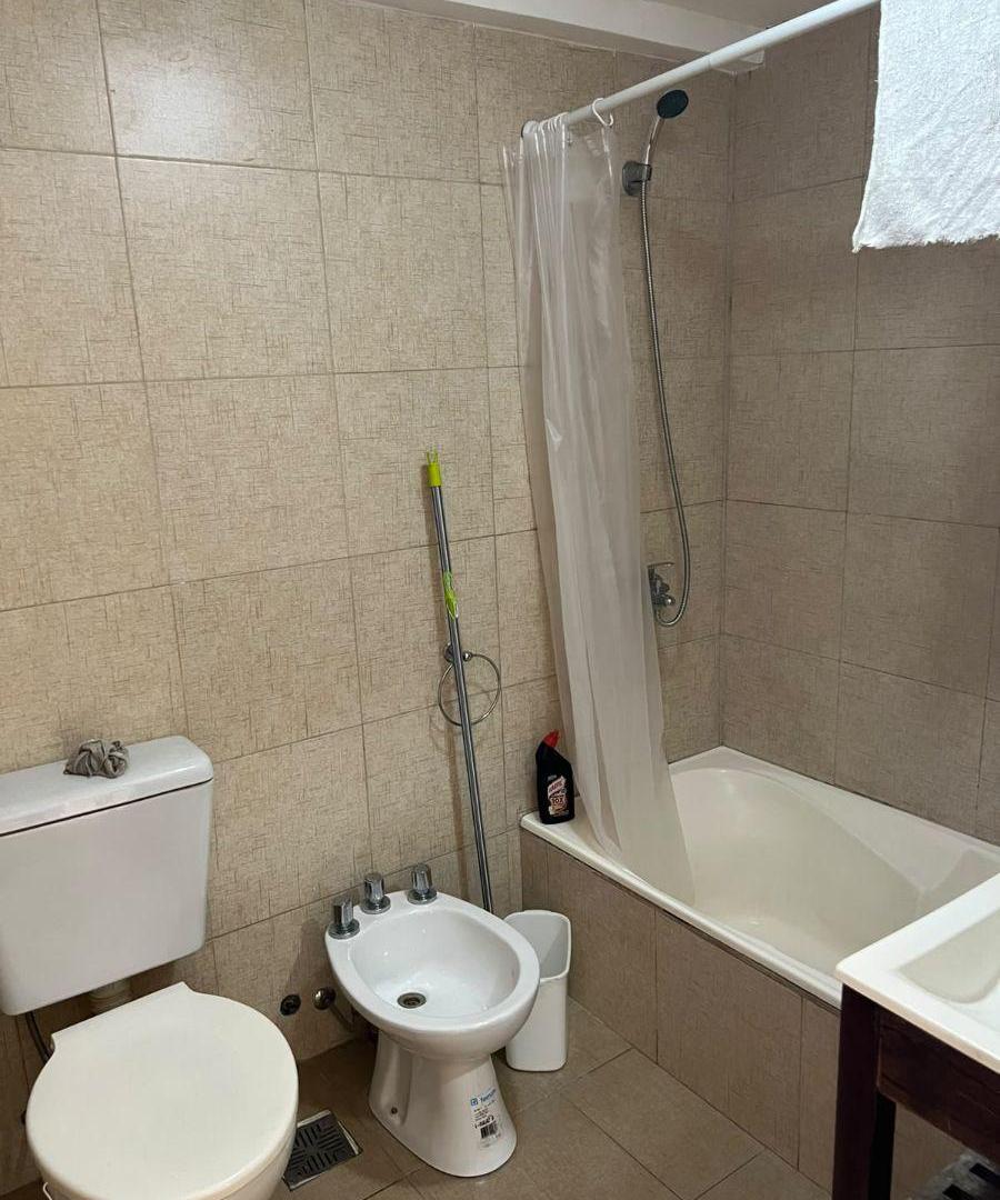 Foto de Departamento monoambiente de 35 m² en alquiler en Flores Sur, imagen 1