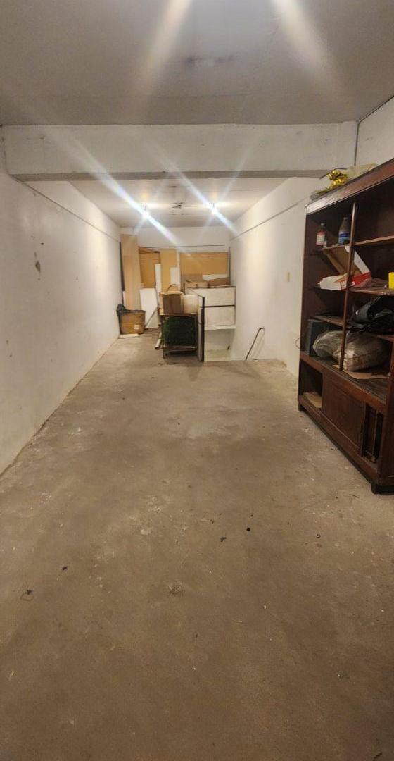Foto de Local de 180 m² cubiertos en alquiler en Flores Norte, imagen 5
