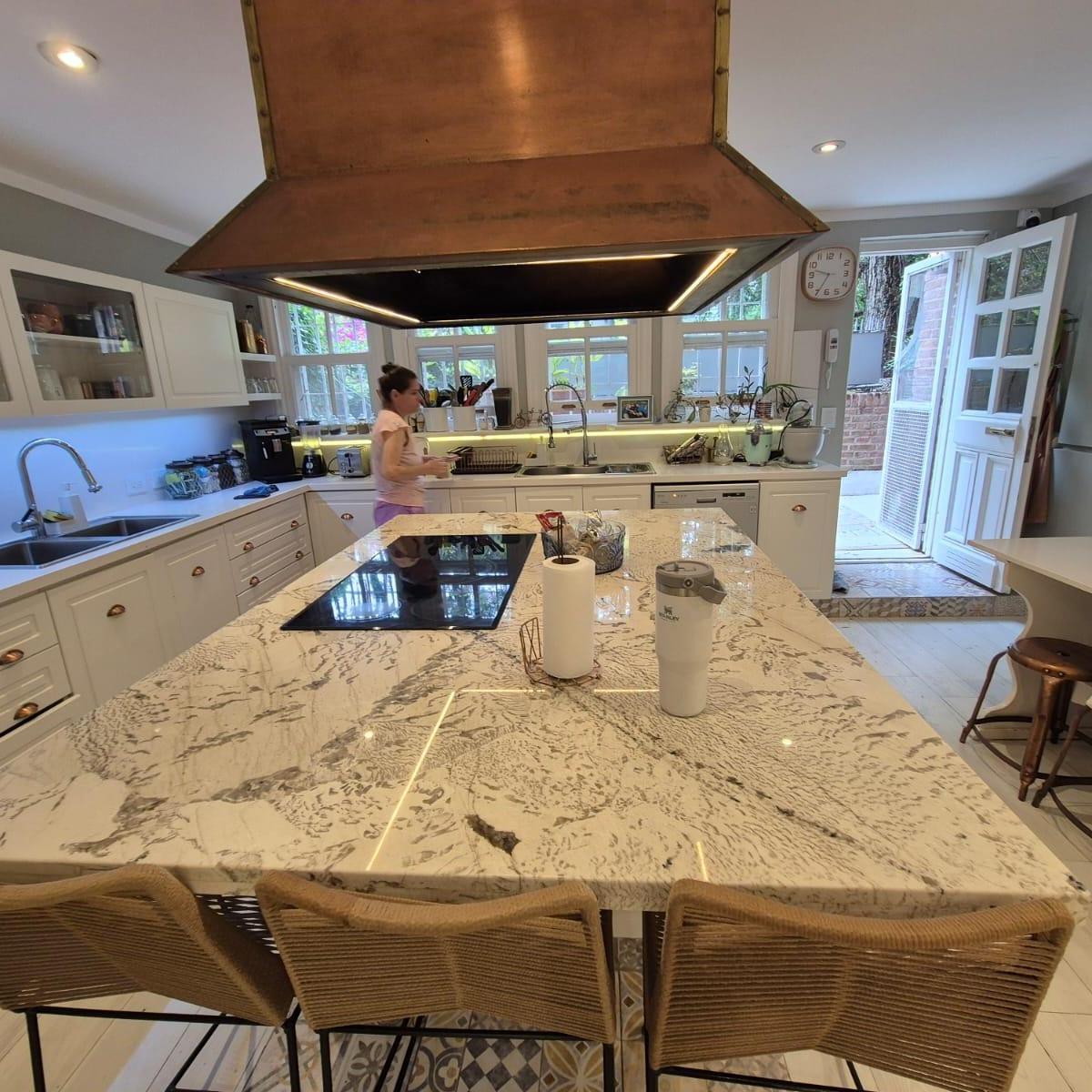 Exclusiva Residencia de Lujo en La Mejor Zona de Olivos 2