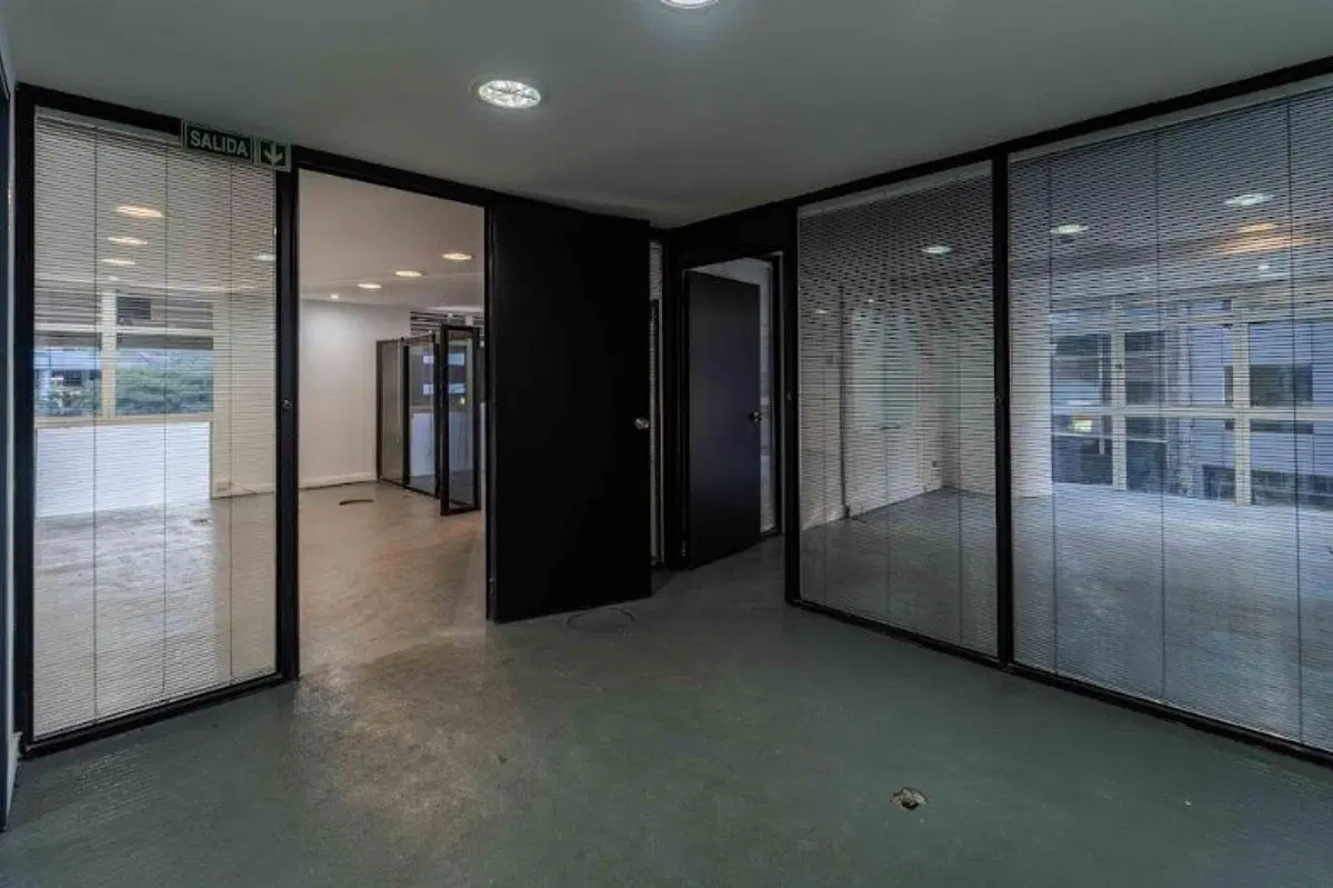 Av. Leandro N. Alem al 1000 - Retiro - Oficina en Venta de 250m² con 2 cocheras 3