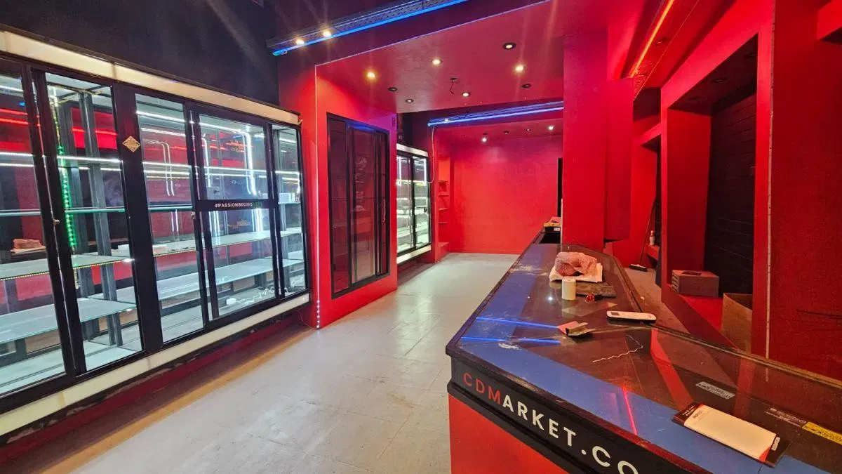 Av. Rivadavia al 6500 - Flores - Local comercial de 49m² en PB + Subsuelo de 100m² 5