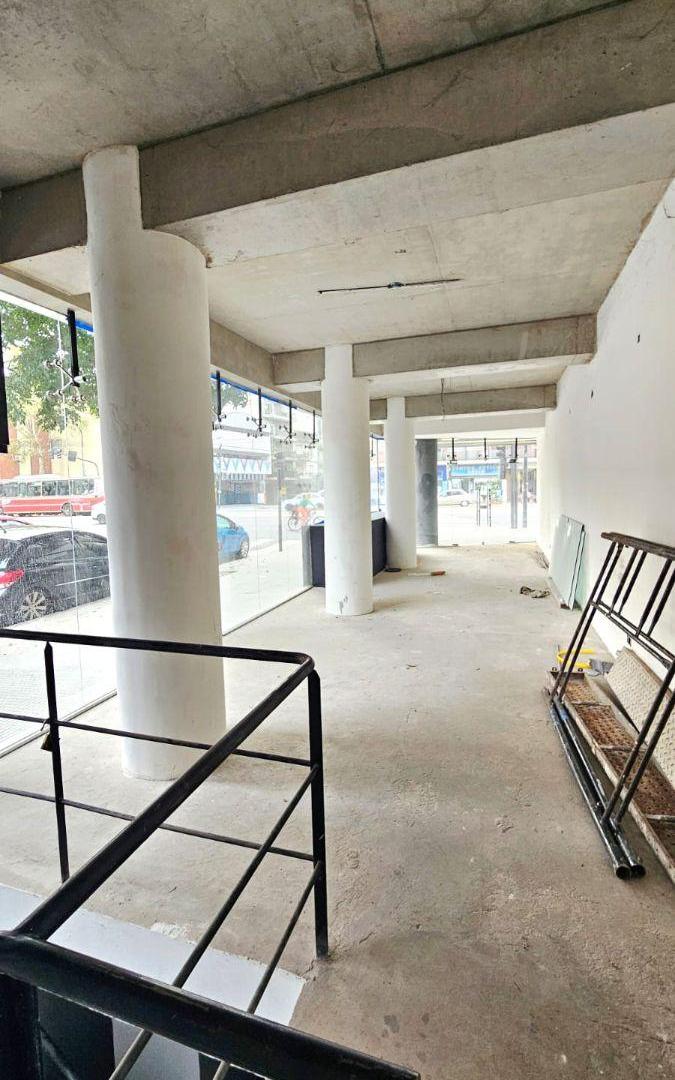 Foto de AV. JUAN B. JUSTO ESQ. FRAGATA SARMIENTO - Caballito - Excelente Local, imagen 4