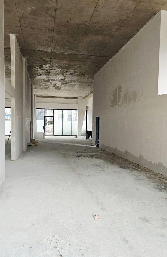 Foto de AV. DEL LIBERTADOR al 2200 - Vicente López / Olivos - Excelente local a, imagen 3