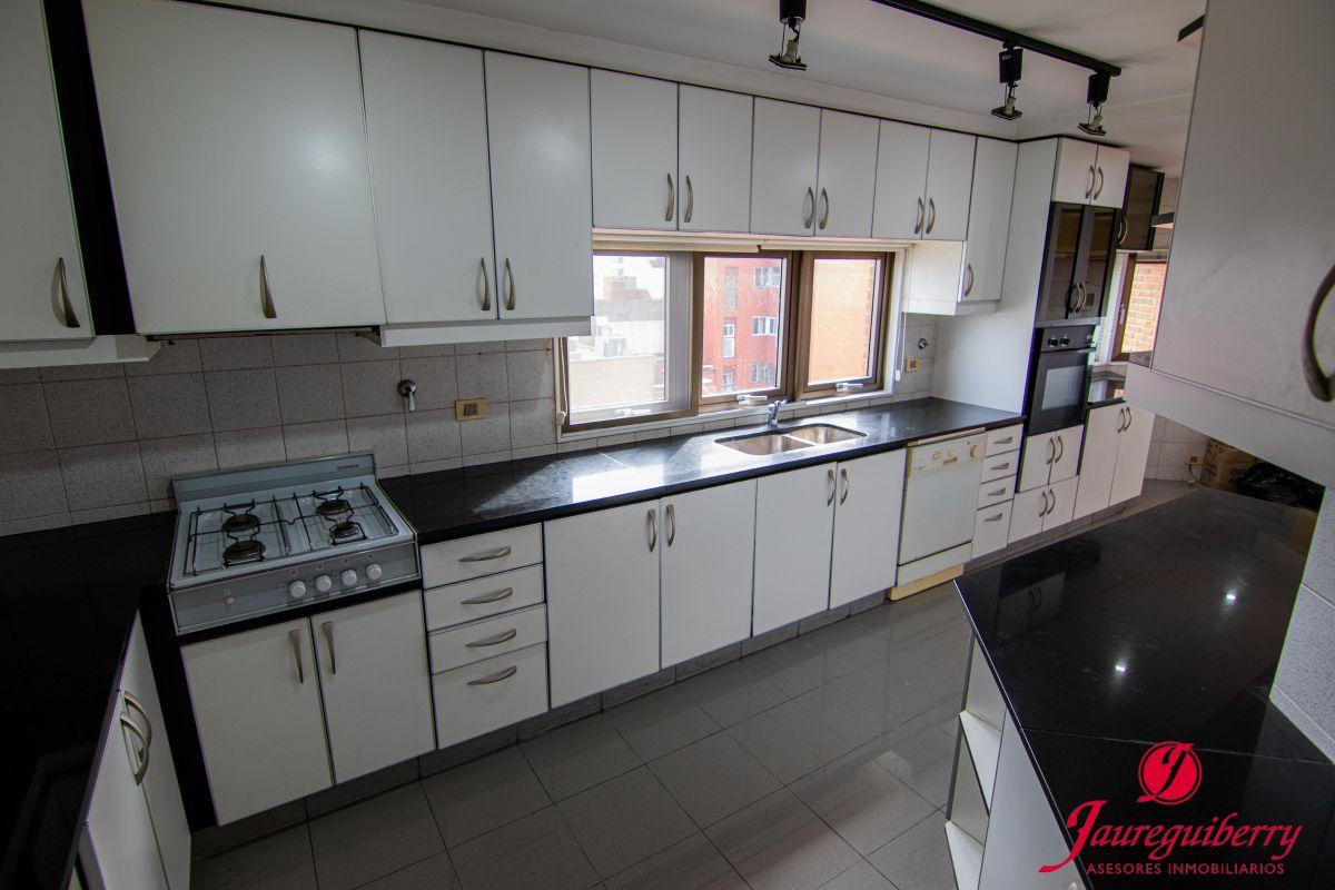 Foto de Departamento en alquiler "TORRE RIO", La Lucila - 3 dormitorios, vista, imagen 4