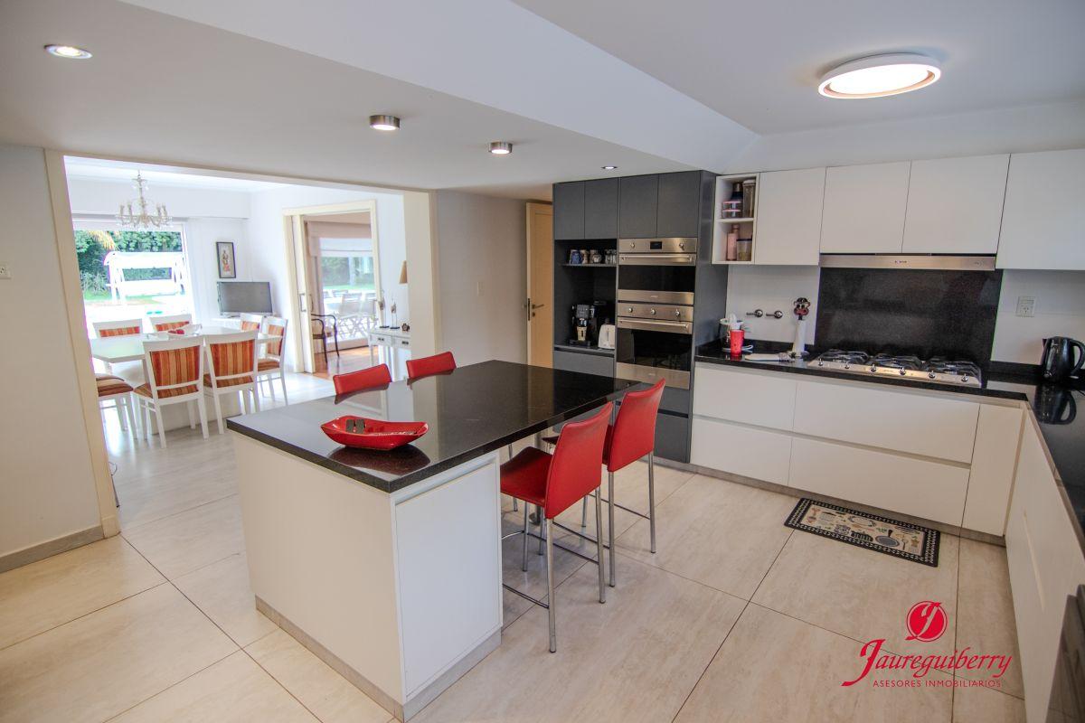 Foto de Casa en alquiler en Martinez - 4 dormitorios en suitte y gran jardin, imagen 1