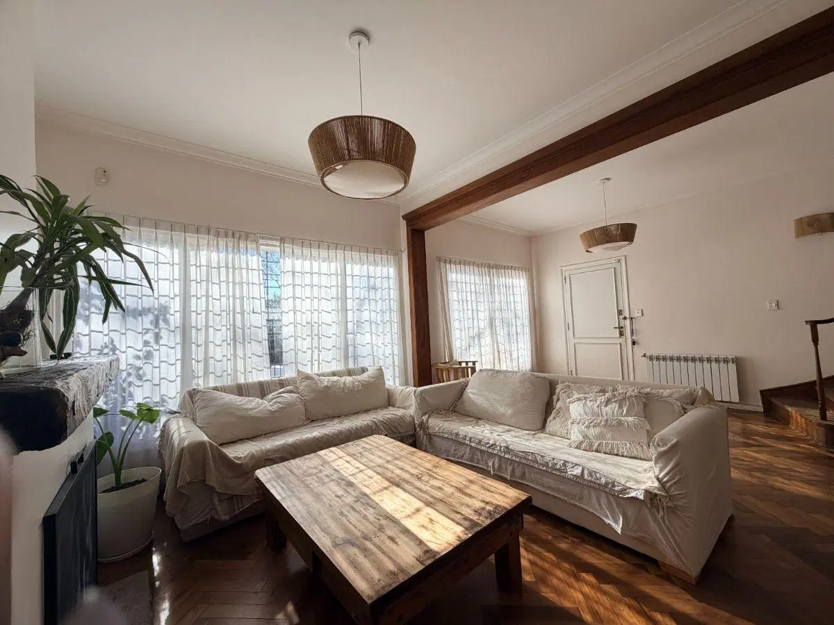 Lindisima casa en Beccar con 3 dormitorios, jardin y pileta 2
