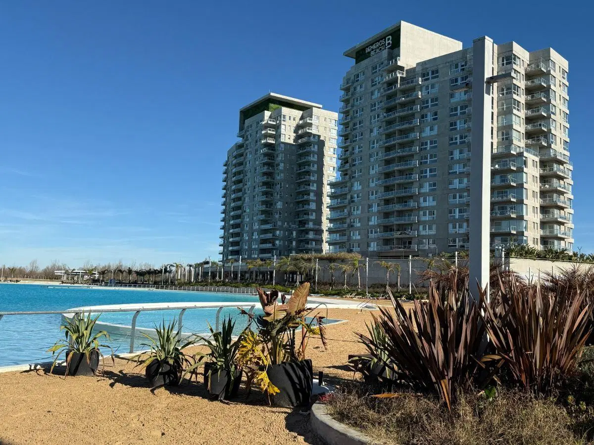 Departamento 3 Ambientes en Venta en Complejo Remeros Beach 2 Dormitorios, Principal en Suite y Coch 2