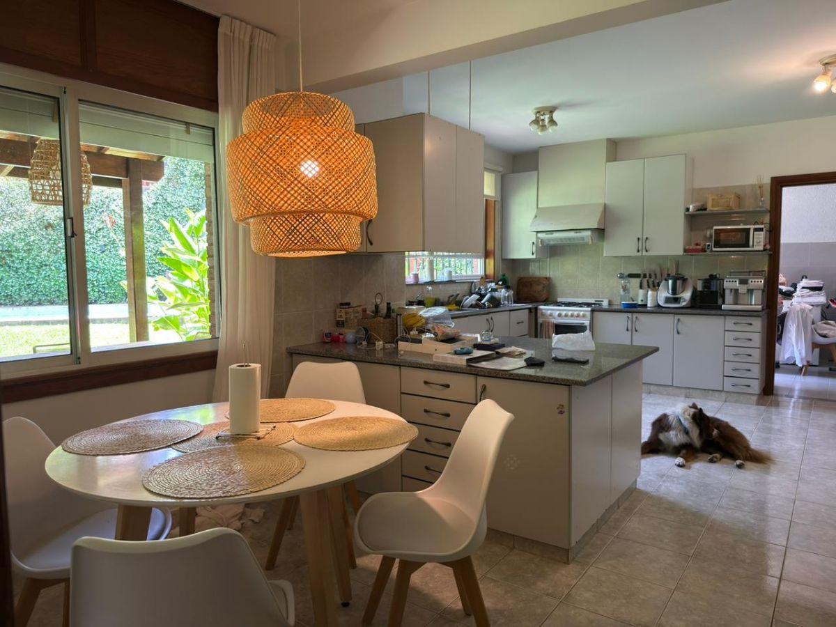 Foto de Importante Casa en Alquiler | Zona Lincoln | 5 Dormitorios, Jardín y, imagen 1