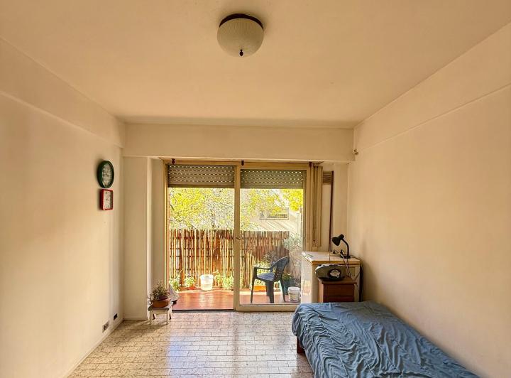 2 Ambientes con Balcón y Patio – A 1 Cuadra del Subte B 4