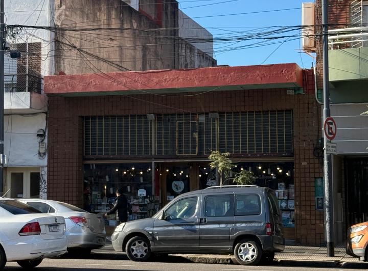 Local en alquiler sobre Av. Triunvirato – Villa Urquiza – 450 m² sin expensas  1