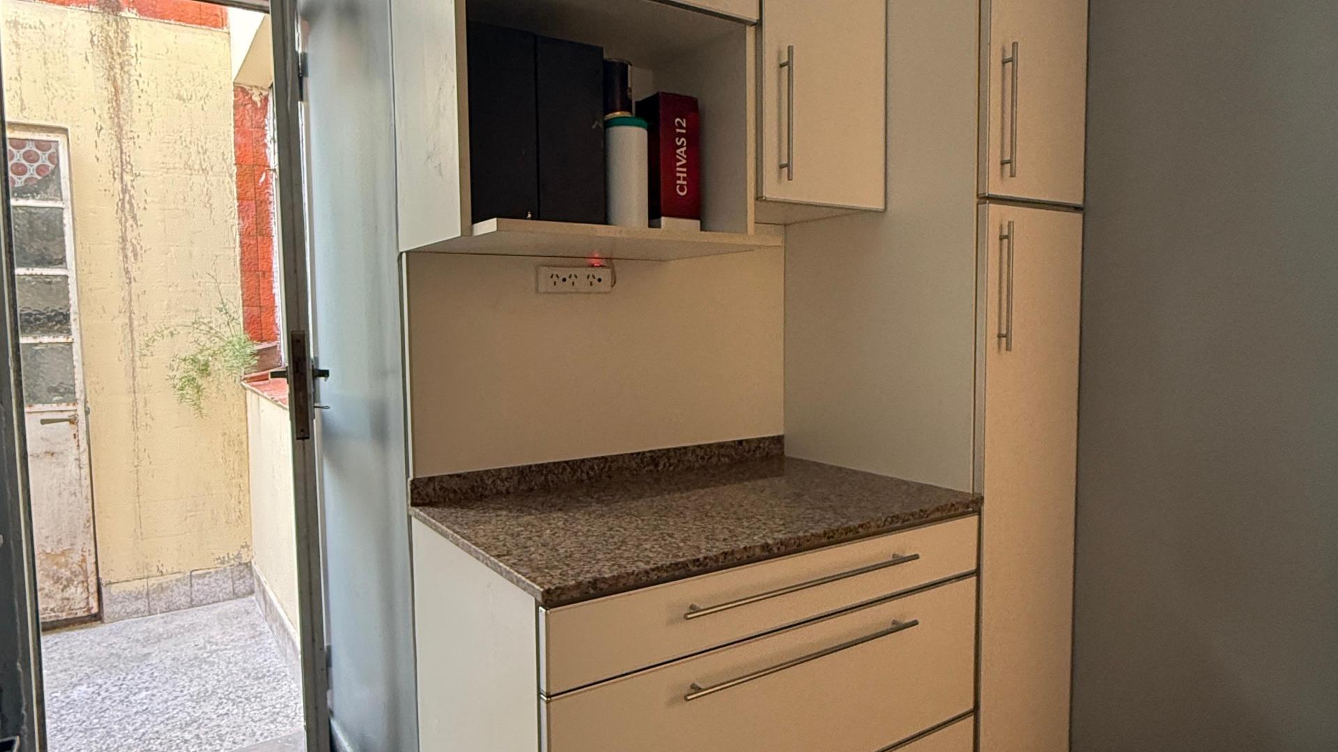 Foto de AMPLIO DEPARTAMENTO RECICLADO – 3 AMB – APTO CRÉDITO Y PROFESIONAL, imagen 3