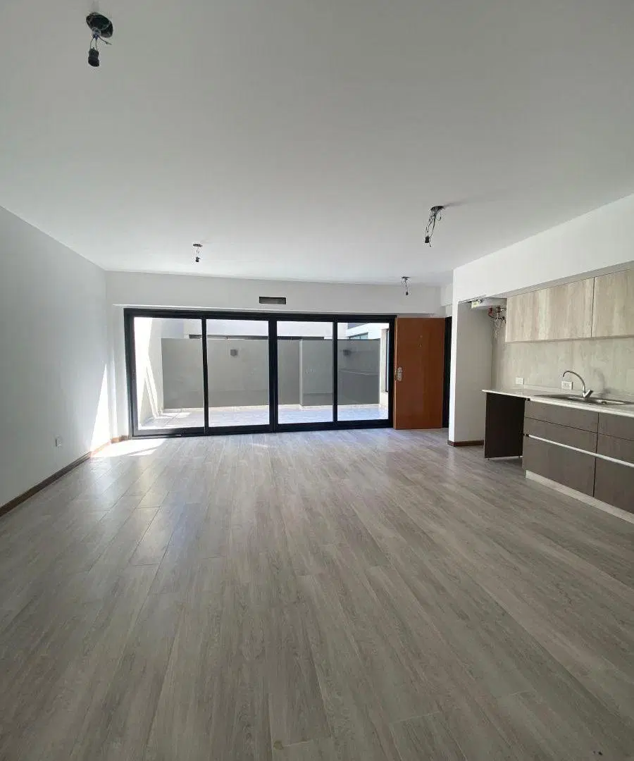 Desaguadero 4100 - Villa Devoto - 2 Amb C/patio y Cochera Cubierta. - Jardin Comun 2