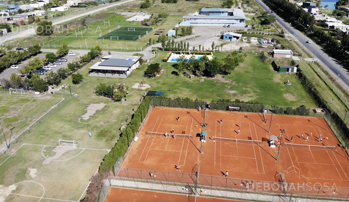 Casa en Venta con Exclusivo Diseño! Increíble Parque y Piscina. - El Cantón 3