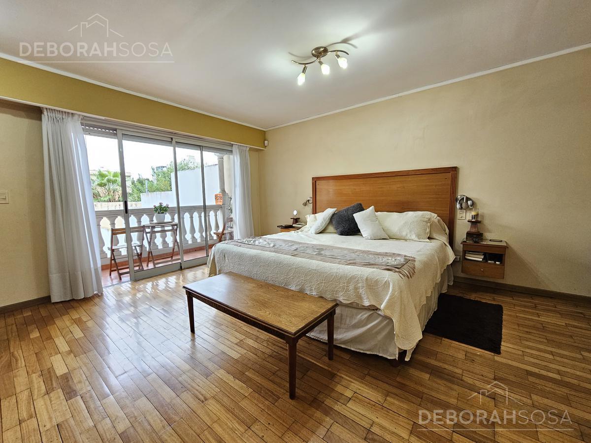 Venta Casa 8 Ambientes en 3 Plantas con Piscina y Doble Cochera - Villa Devoto! 5