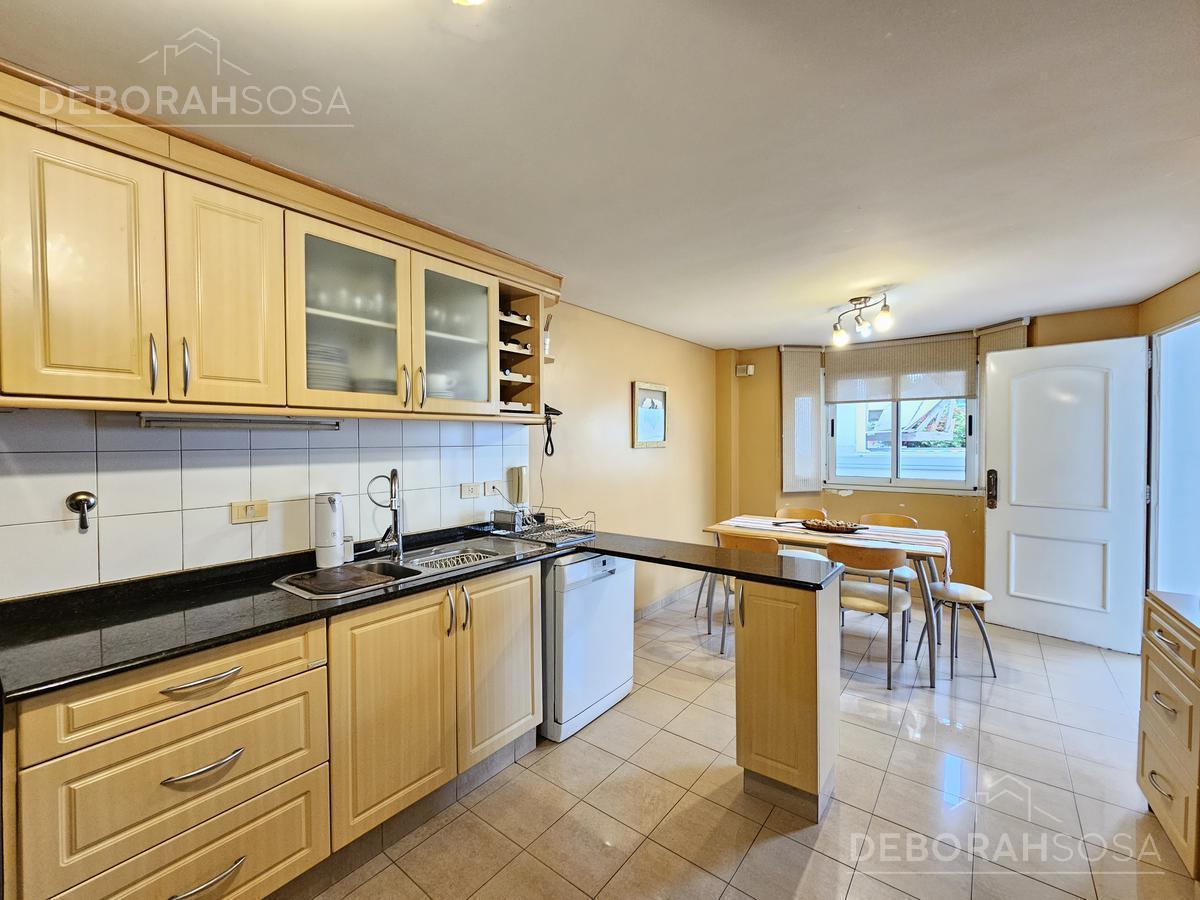 Venta Casa 8 Ambientes en 3 Plantas con Piscina y Doble Cochera - Villa Devoto! 3