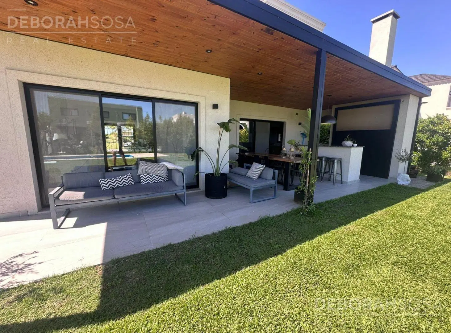 Casa en venta o alquiler Barrio Ceibos Puertos del lago 3 dormitorios y dependencia piscina fogonero 4