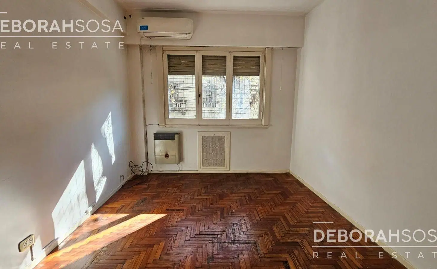 Venta Departamento 3 ambientes con dependencia y balcón al frente! Apto profesional! 2